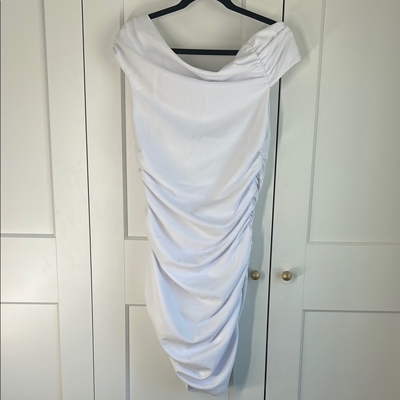 Abercrombie & Fitch White Off-Shoulder Twisted Ruched Dress | L - Picture 3 of 4